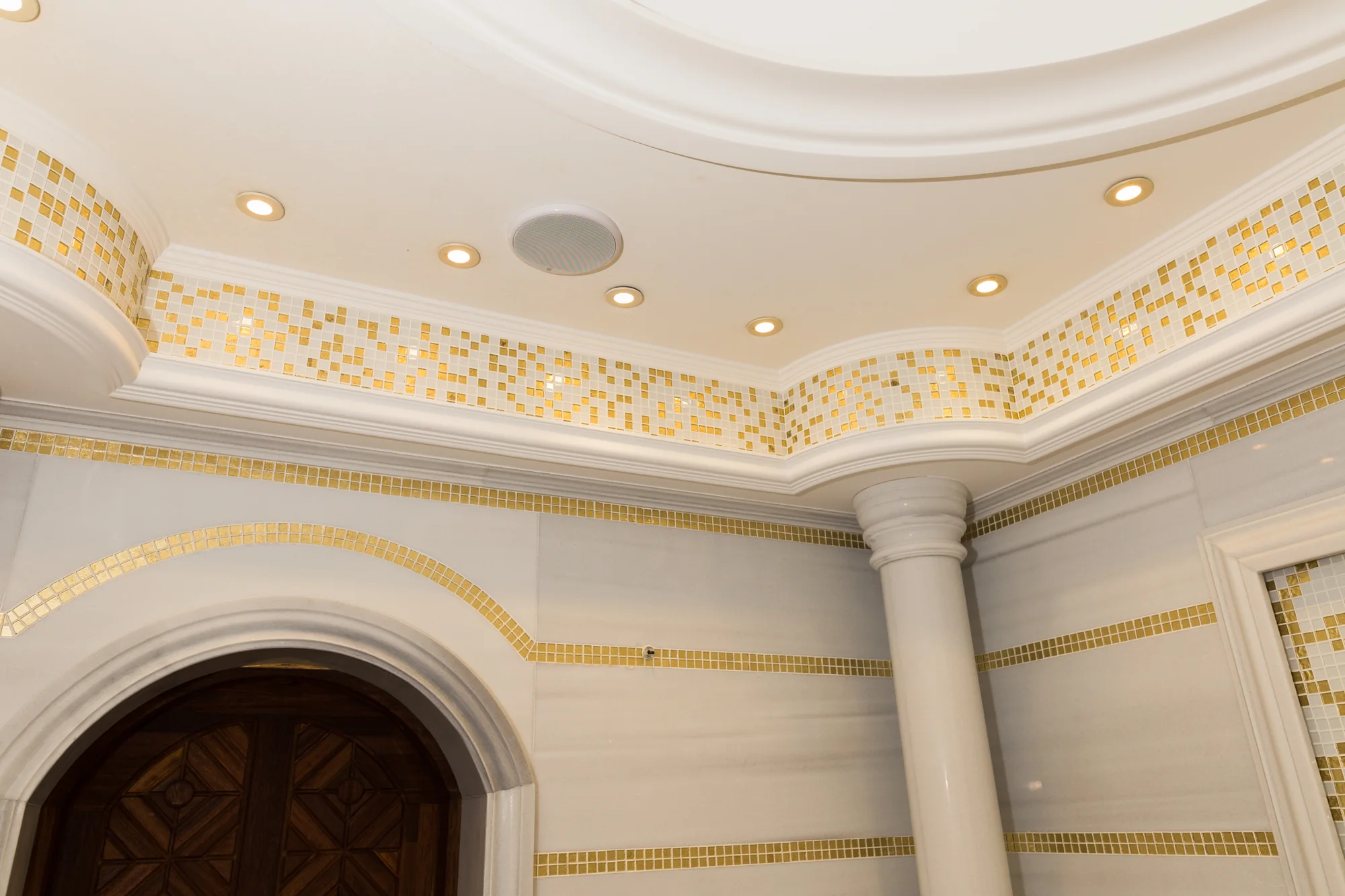 Таванно озвучаване в SPA интериор